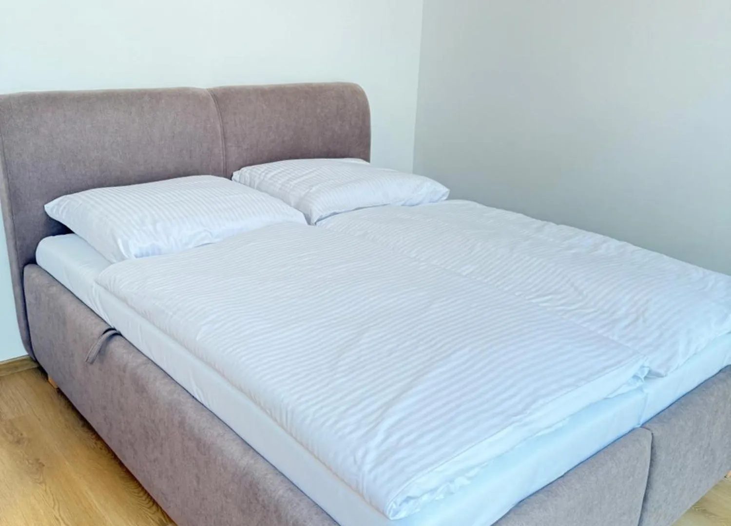 Riverside Apartment Praha Prag